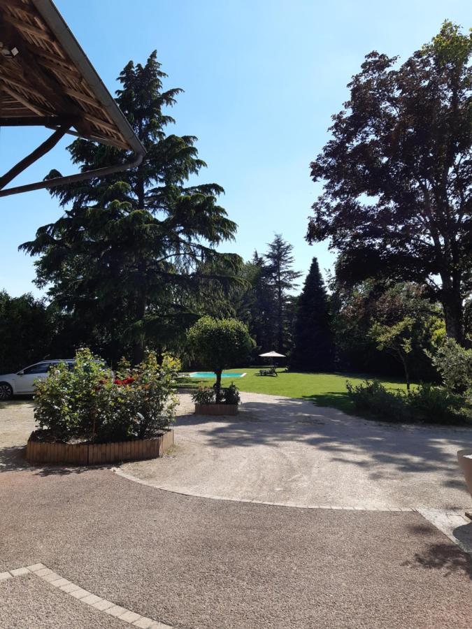 Le Domaine Du Chaffard Bed & Breakfast Les Avenieres Exterior photo